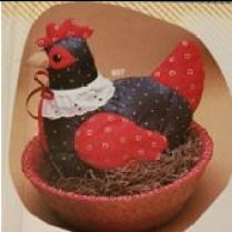kimple 897 & 900 sstuffed hen & quilted basket