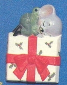 Alberta Ornaments 0165 mouse on Christmas package